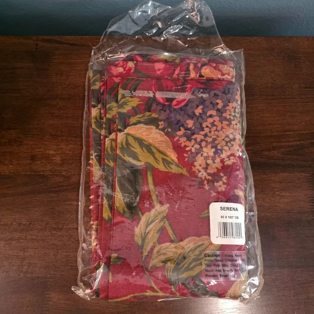 VTG Croscill Fabric Tablecloth Serena Red Floral Luxury 60x102” Oblong 2002 New